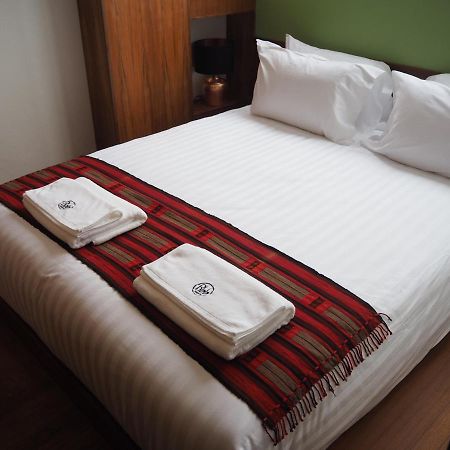 Apartamento Boonnark Bed Night Bazaar No Car Parking Chiang Mai Exterior foto