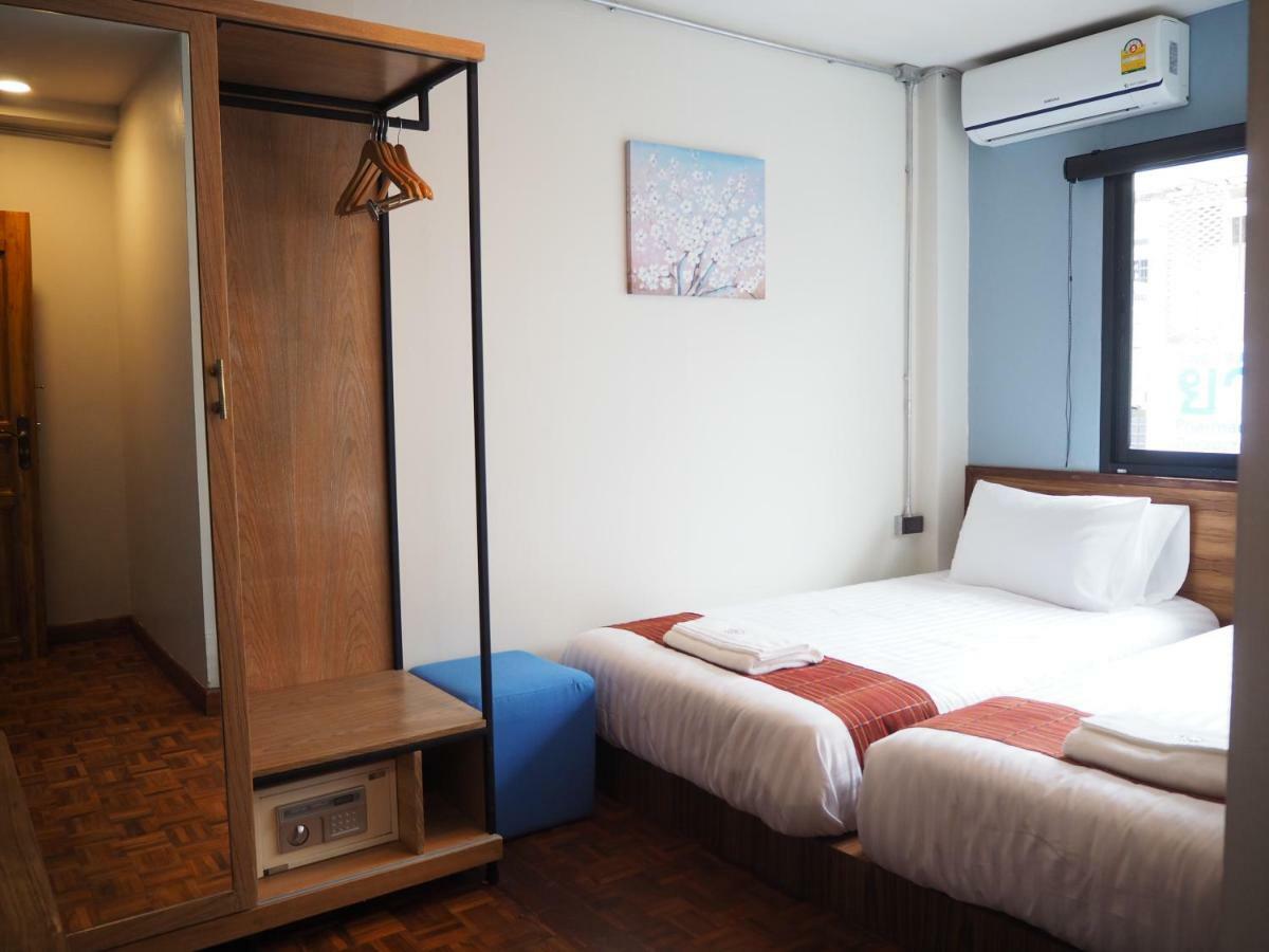 Apartamento Boonnark Bed Night Bazaar No Car Parking Chiang Mai Exterior foto